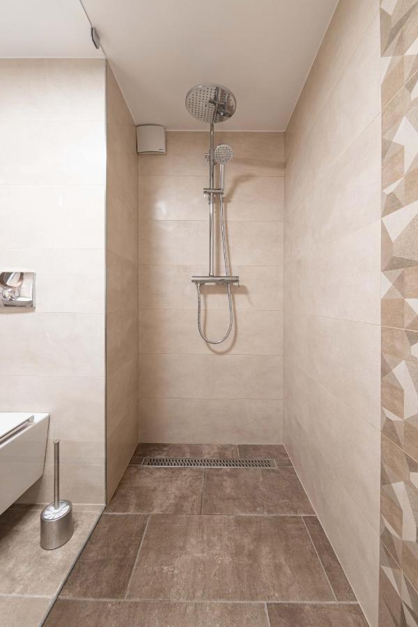 Ozone One Apartment บูดาเปสต์ ภายนอก รูปภาพ